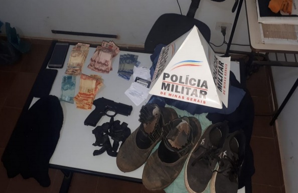 Bandidos são presos após assaltarem mercado em Araponga