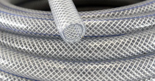 Mulher acusa sogra de agredi-la com mangueira em Paula Cândido