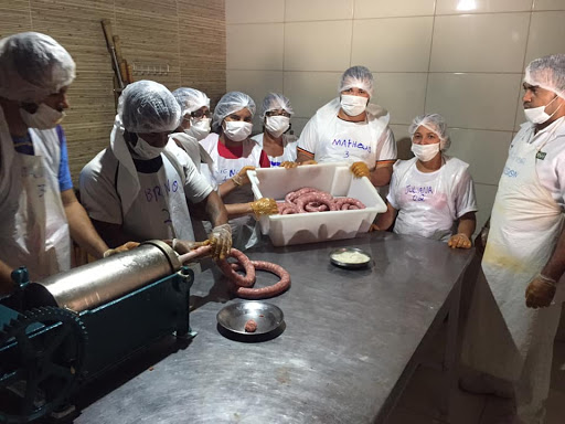 Senar realiza curso de defumador de carnes e pescados em Ponte Nova