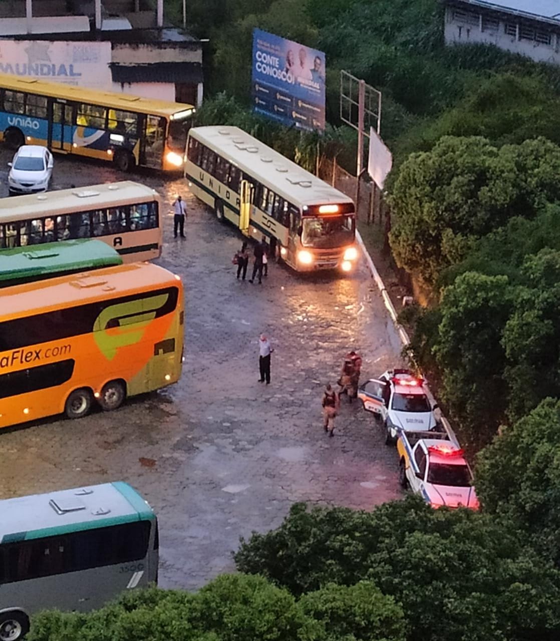 Homem é preso por importunação sexual, ameaça e injúria racial em ônibus da linha Viçosa a Ervália
