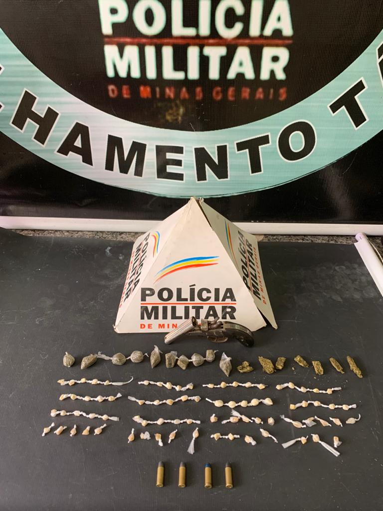 Homem é preso transportando arma e drogas na Rua do Pintinho em Viçosa