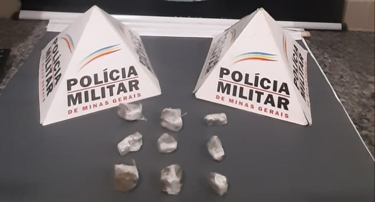 PM apreende 9 tabletes de maconha no bairro Estrelas em Viçosa