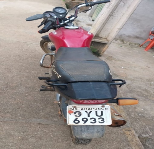 Morador de rua é preso após furtar motocicleta da Prefeitura de Araponga