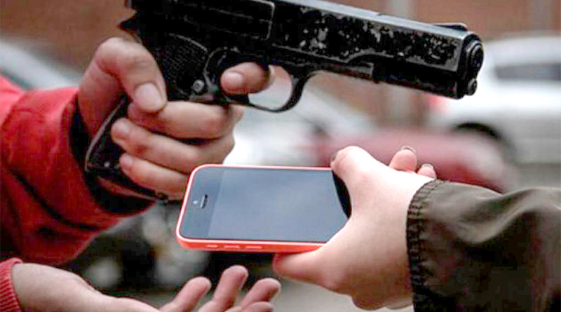 PM apreende adolescentes após roubarem celular na Praça Silviano Brandão em Viçosa