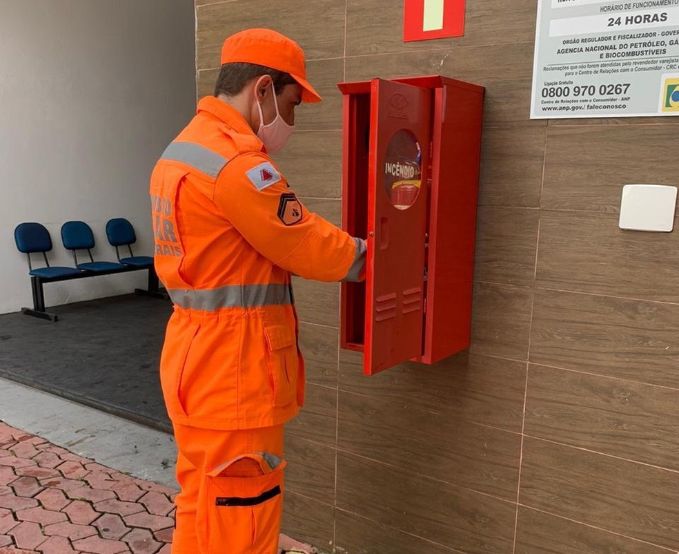 Operação ‘Alerta Vermelho’: bombeiros encontram irregularidades em Viçosa e em mais de 10 postos de combustíveis na Zona da Mata