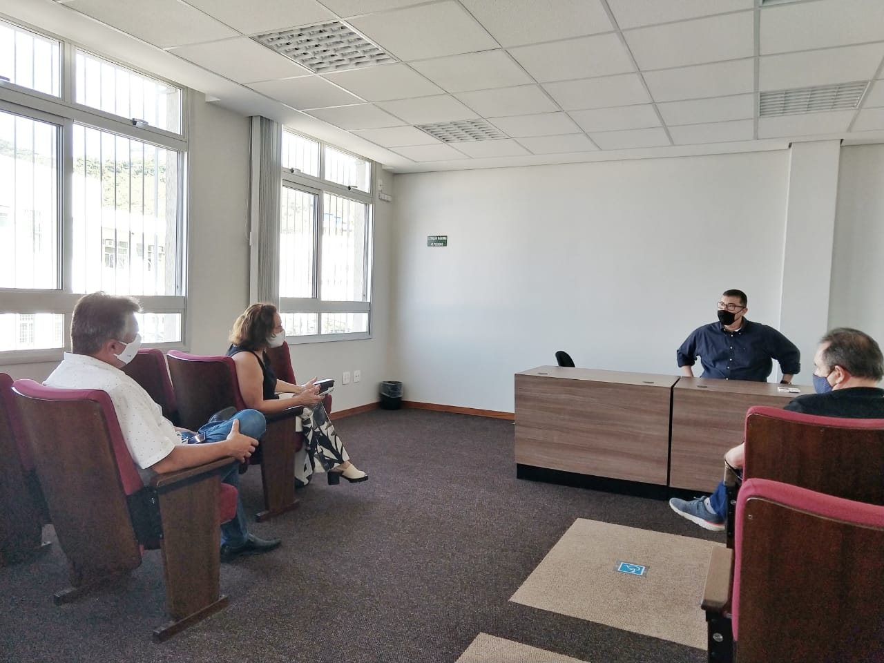 Representante do Ministério Público realiza reunião sobre diretrizes do Minas Consciente com equipe de transição de Raimundo Violeira