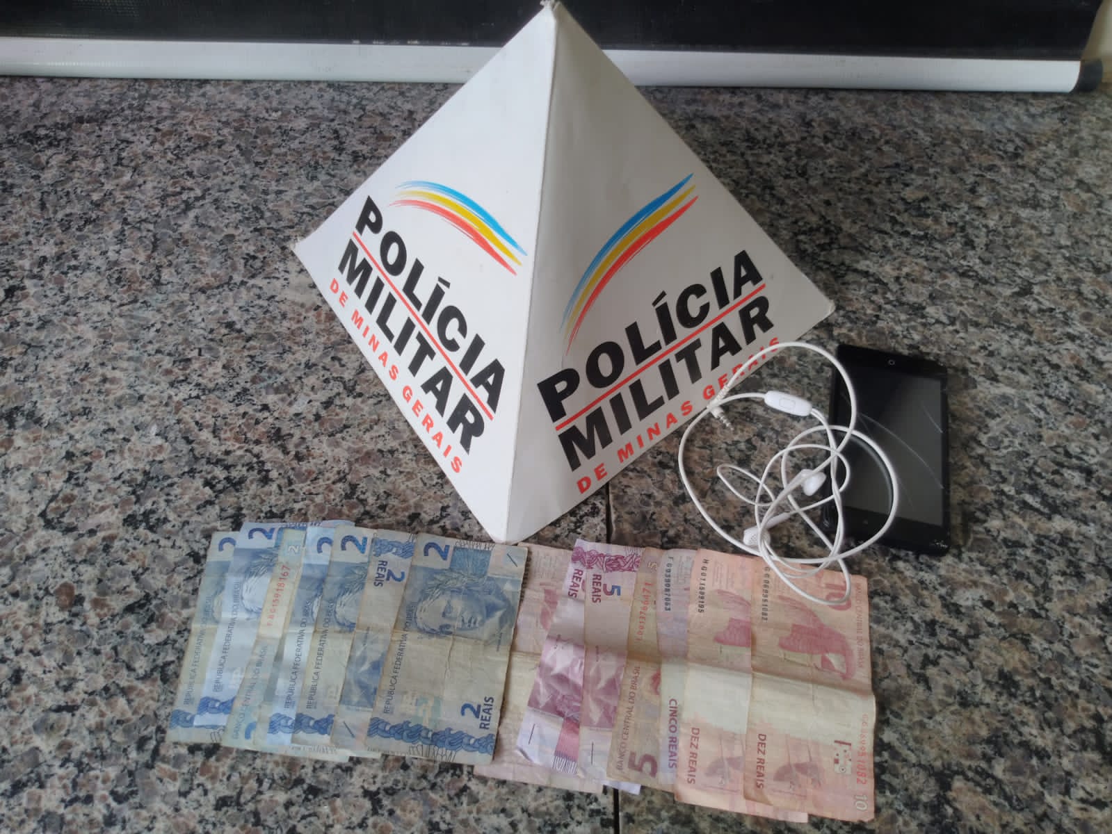 Homem é preso por roubo no Centro de Viçosa