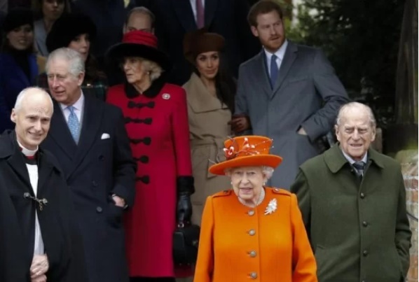 Vacinação contra covid-19 no Reino Unido começa nesta terça; rainha será imunizada