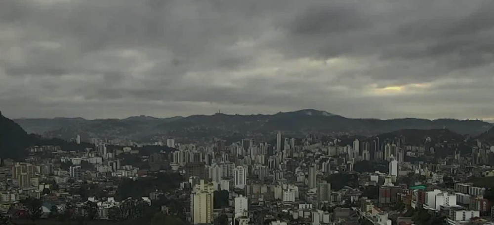 Fim de semana tem alta nebulosidade e chuvas a qualquer hora do dia na Zona da Mata