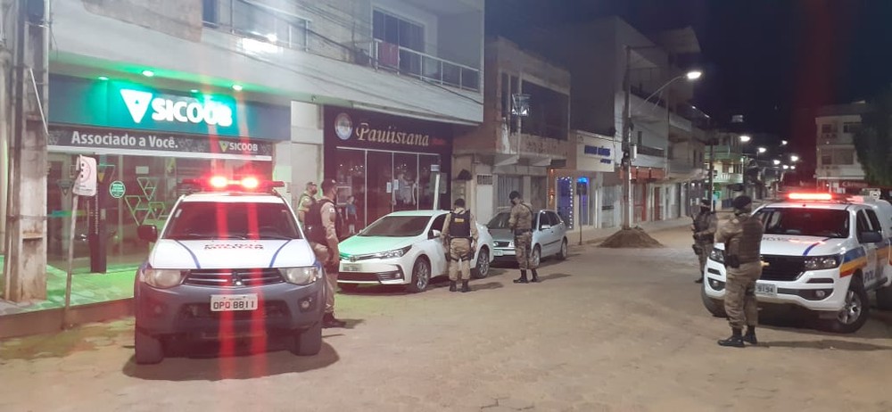 Polícia Militar realiza ação de prevenção a crimes em agências bancárias da Zona da Mata