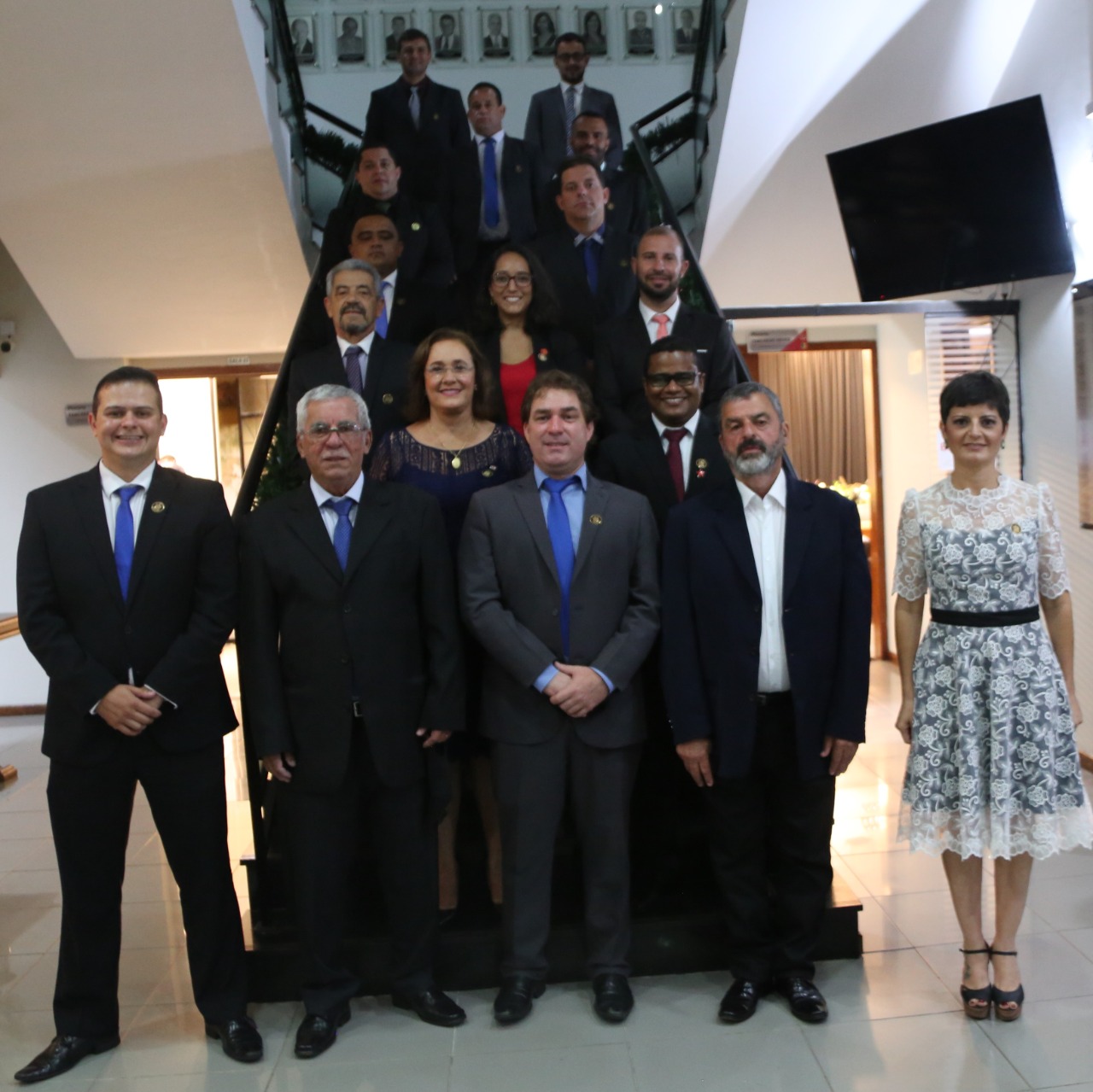 Prefeito Raimundo Violeira e vereadores tomam posse em Viçosa