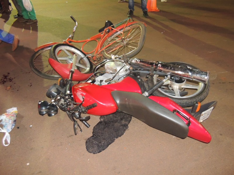 Acidente entre moto e bicicleta deixa um ferido em Canaã