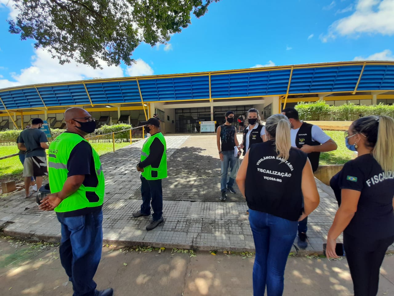 Fiscais de postura e sanitários orientam candidatos no primeiro dia do Enem