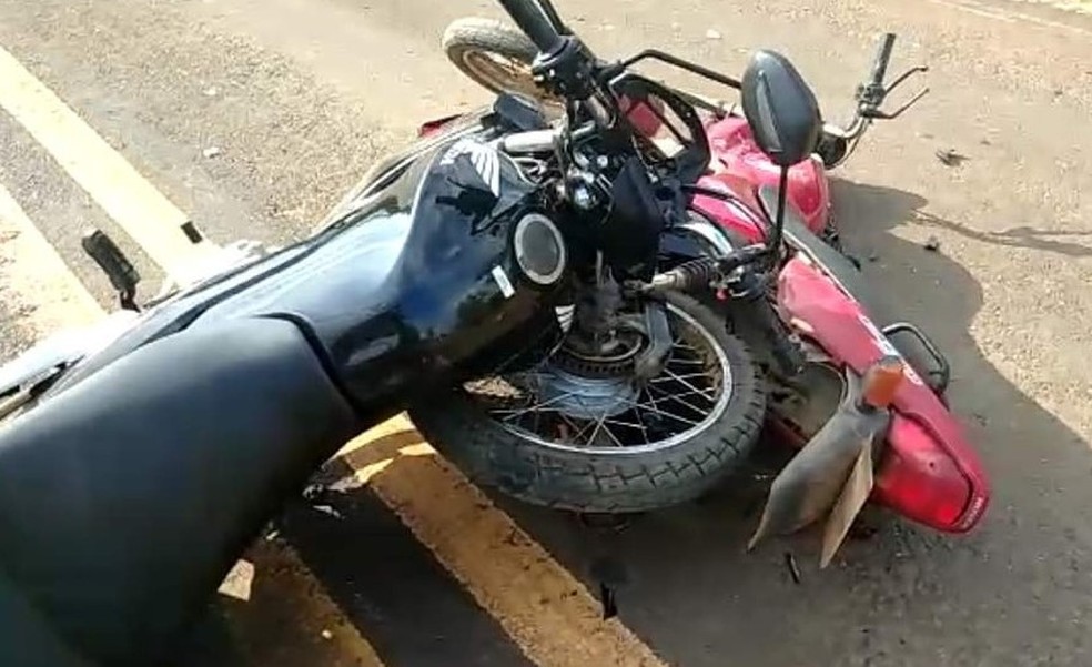 Condutor foge após colisão entre motocicletas em São José do Triunfo
