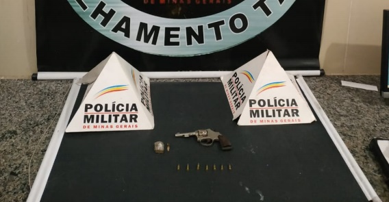 Homens são presos com arma de fogo na Rua dos Passos em Viçosa