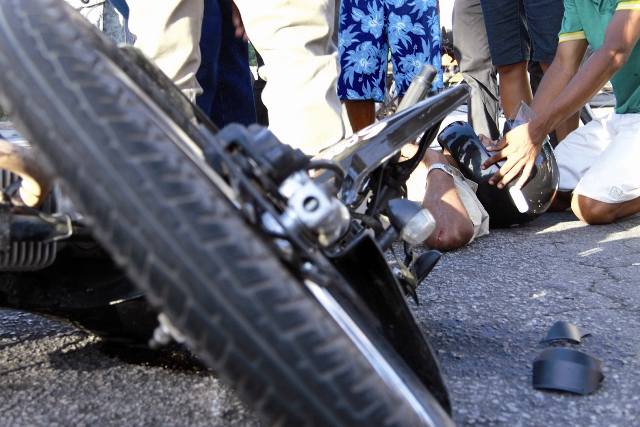 Homem com motocicleta com placa de Viçosa é detido após fugir de abordagem policial e provocar acidente em Pedra do Anta