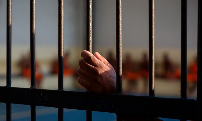 Homem é preso após descumprir prisão domiciliar no Maria Eugênia em Viçosa