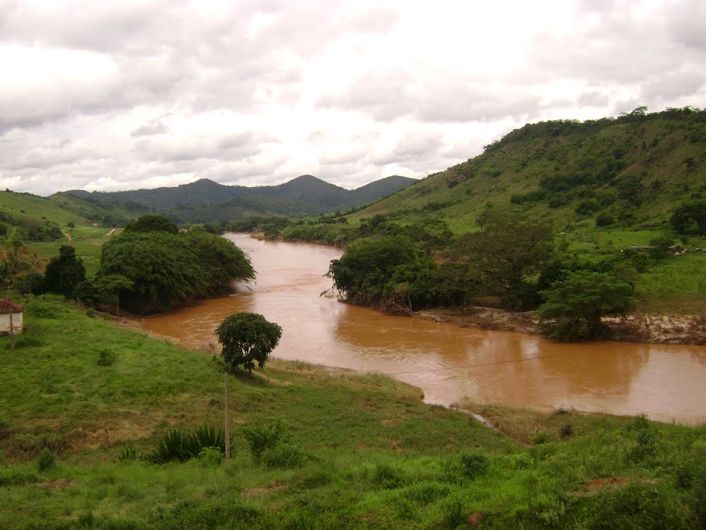 Homem desaparece no Rio Piranga, em Porto Firme