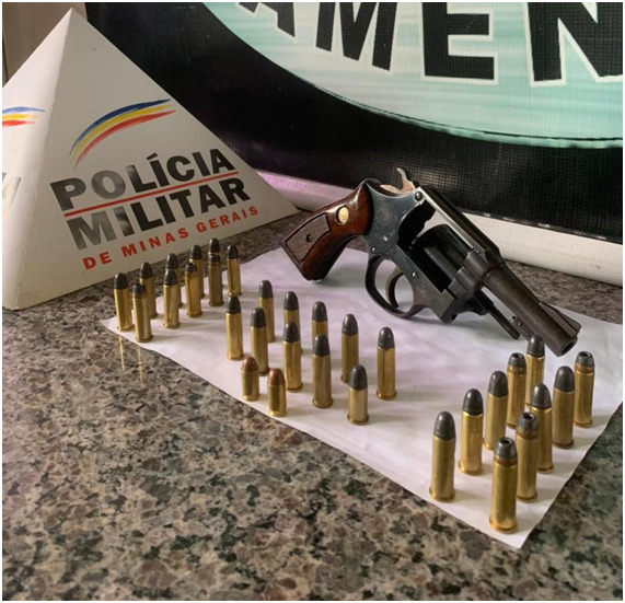 Adolescente apreendido por porte ilegal de arma de fogo em São José do Triunfo