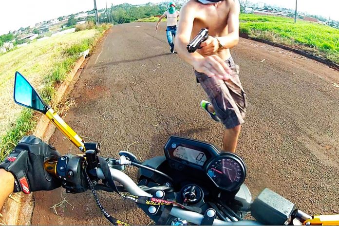 Roubo de motocicleta na Paula