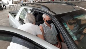 Os idosos dessa faixa etária que não conseguiram se vacinar hoje serão vacinados em outra data ainda não definida.