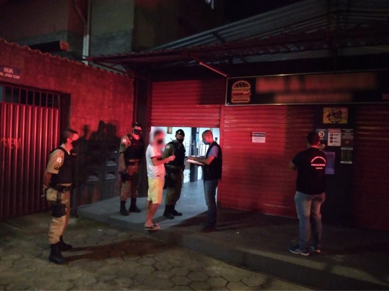 Operação conjunta resulta em três bares embargados