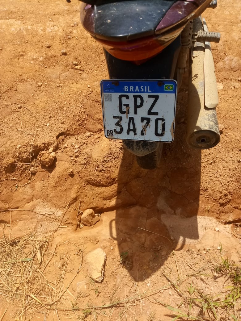 Motocicleta furtada recuperada na zona rural de Ervália