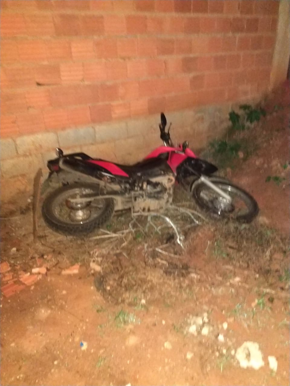 Dois homens presos e um adolescente apreendido por roubo no Lourdes