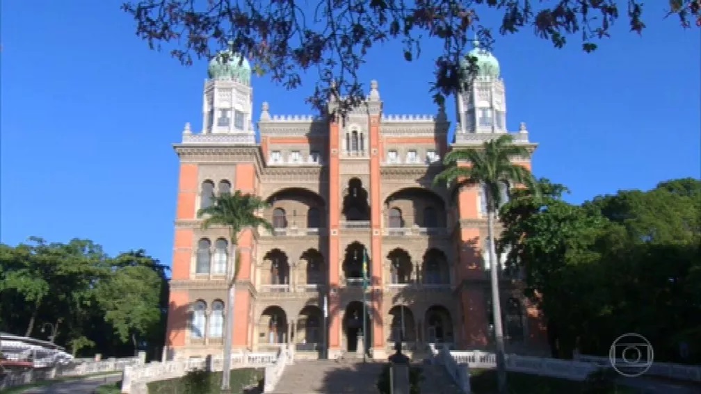 Fiocruz promete entregar a partir de quarta 1 milhão de doses da vacina produzida na fundação