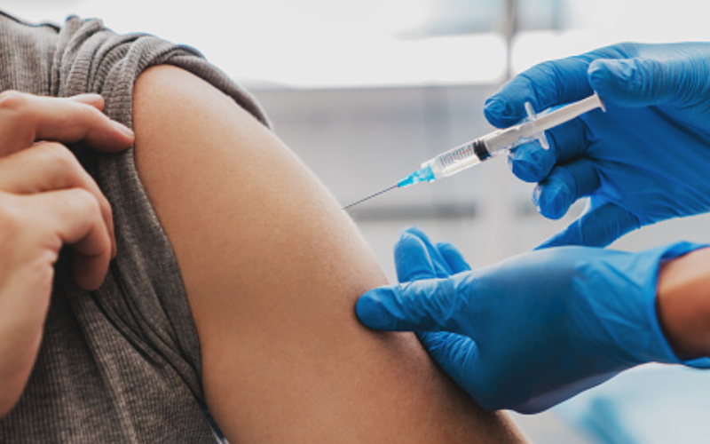 Zema formaliza pedido para que trabalhadores da Educação tenham prioridade no Plano Nacional de Imunização