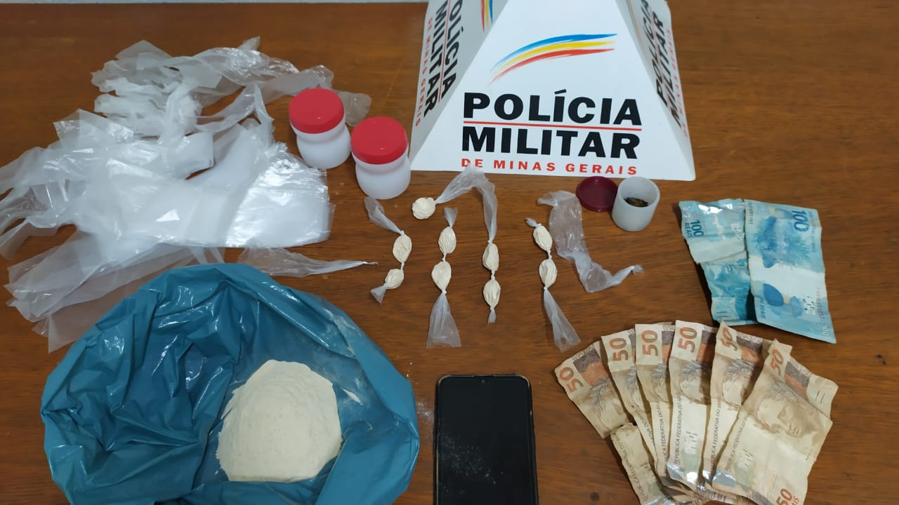 Polícia Militar de Coimbra prende homem por tráfico de drogas