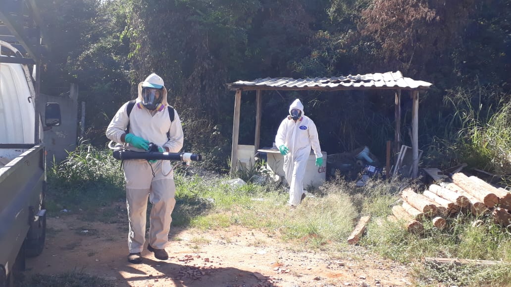 Agentes de Endemias fazem operação de combate ao mosquito transmissor da Dengue