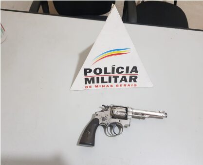 Homem é preso por porte ilegal de arma de fogo em Ervália