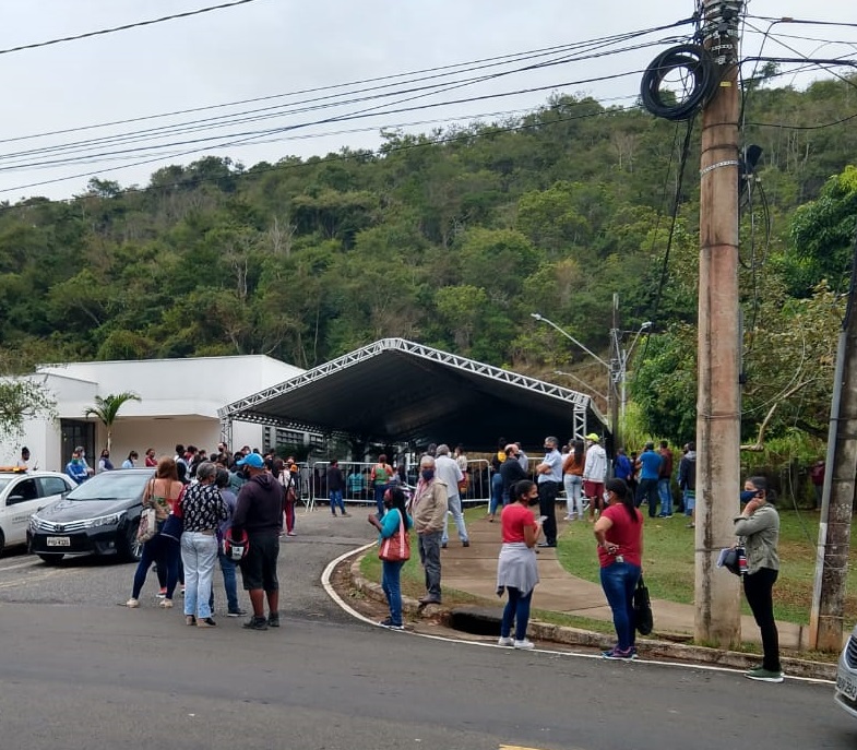 Viçosa vacina nesta setxa-feira homens de 38 a 44 anos e mulheres de 30 a 37 anos com comorbidades