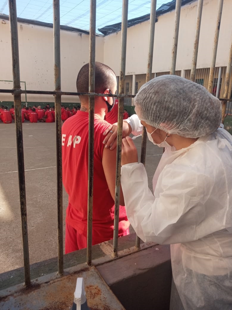 Detentos do Presídio de Viçosa recebem a 1ª dose de vacina contra a Covid-19