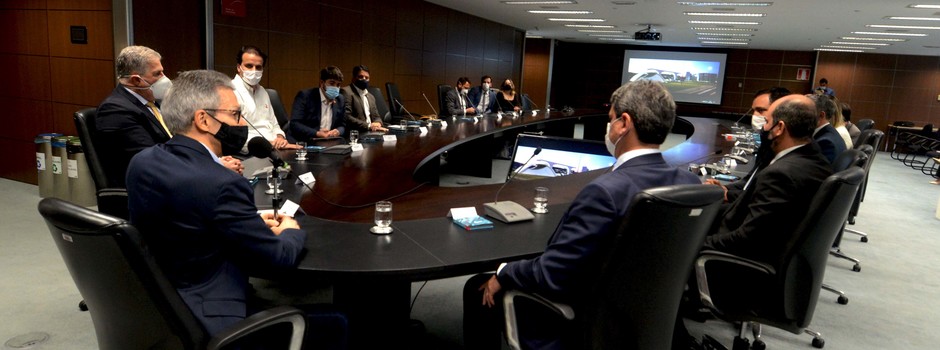 Governo de Minas entrega Plano Estratégico Ferroviário