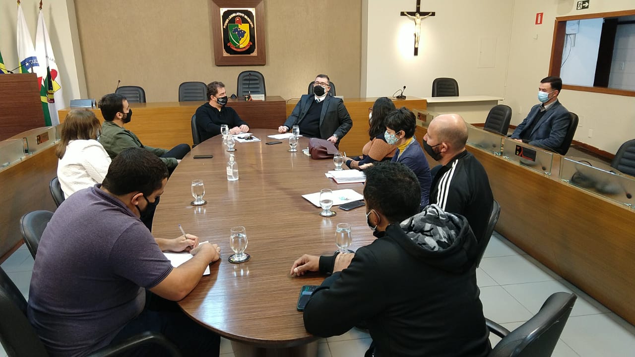 Promotor de justiça e vereadores fazem reunião para discutir a vacinação em Viçosa