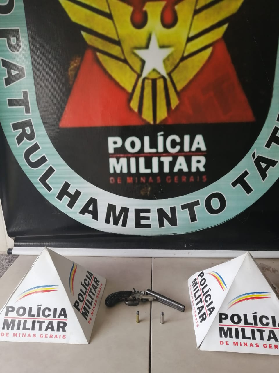 Polícia Militar de Viçosa apreende arma de fogo no Buieie