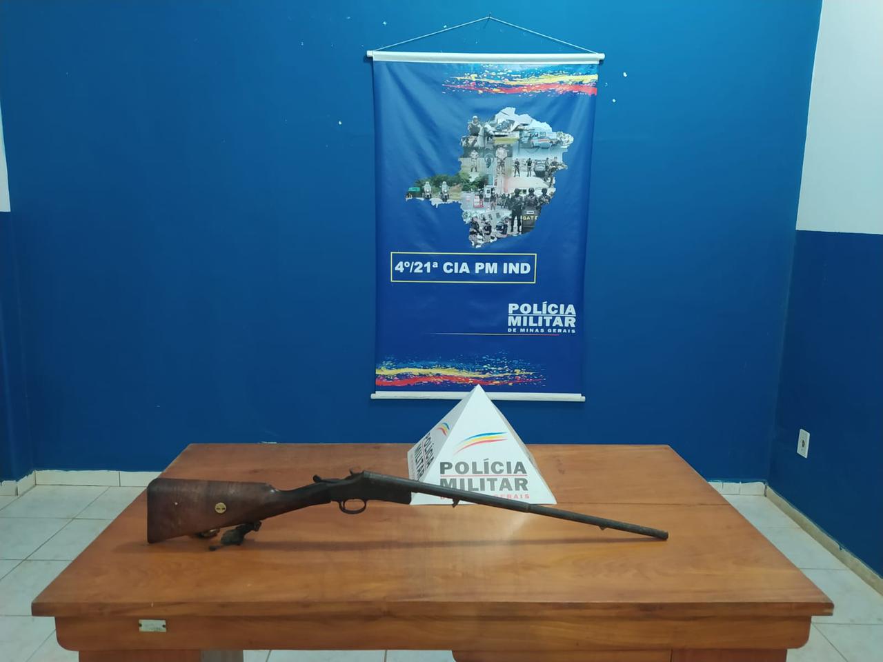 Homem é preso por posse ilegal de arma de fogo