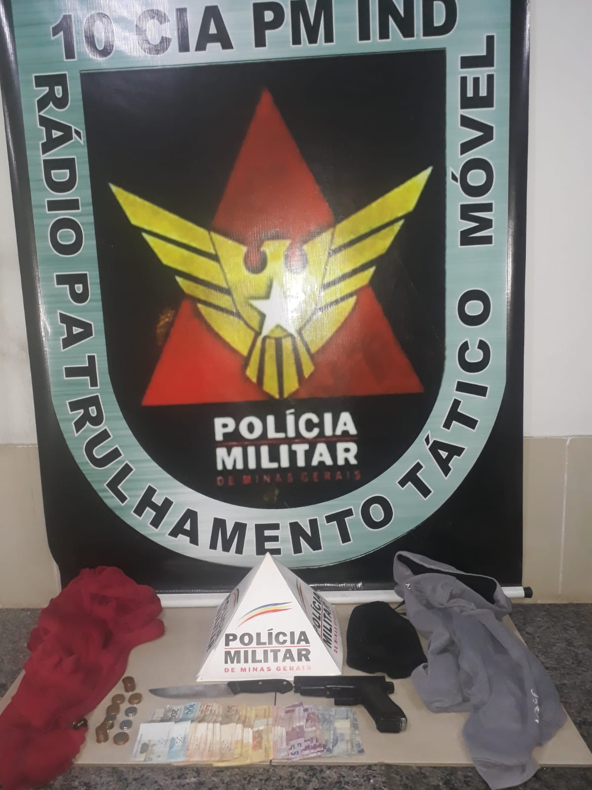 Dupla presa por roubo a estabelecimento comercial do São José, em Viçosa