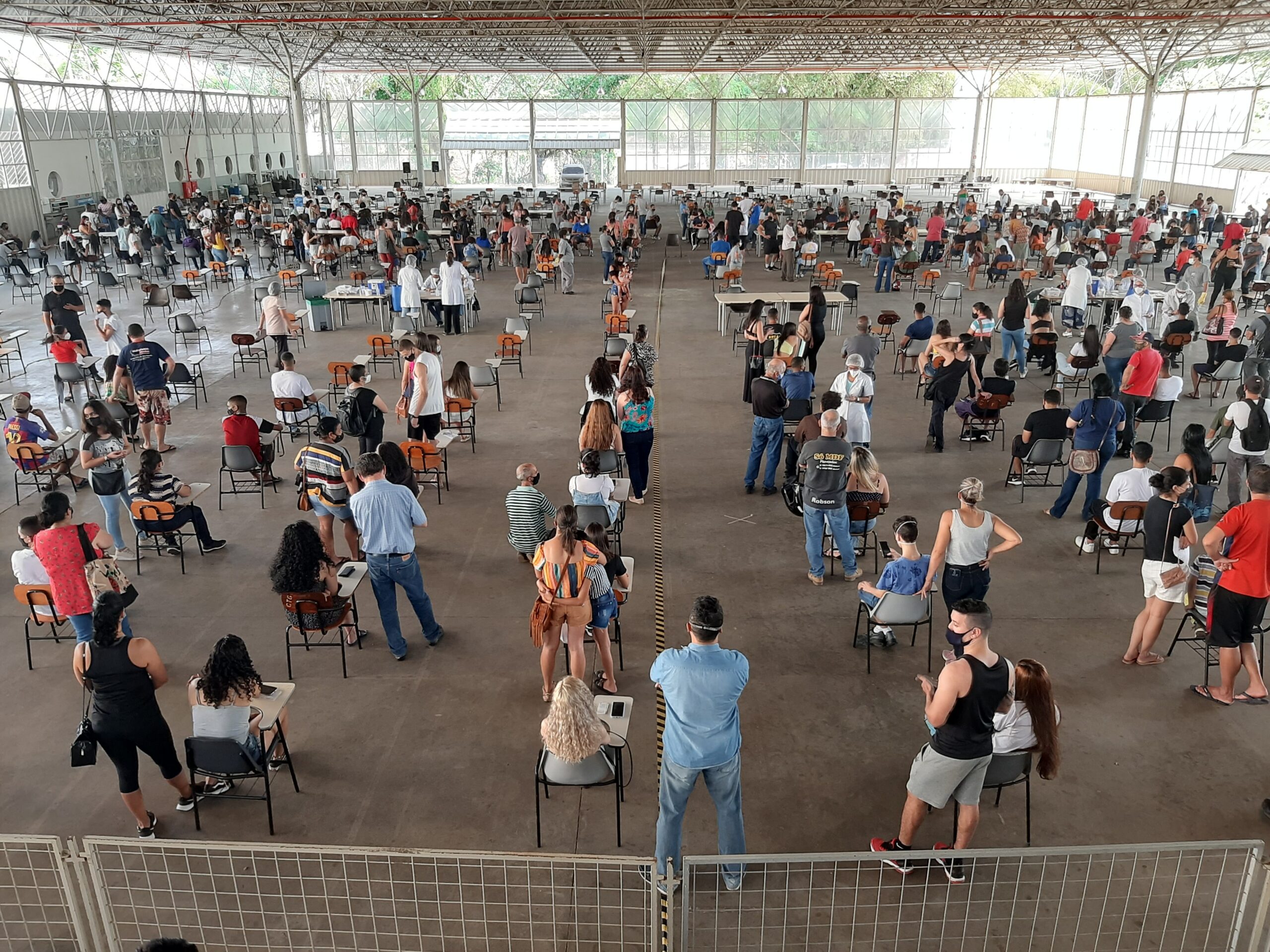 Covid-19: Viçosa vacina adolescentes de 16 anos nesta terça-feira (28) no Espaço Multiuso da UFV