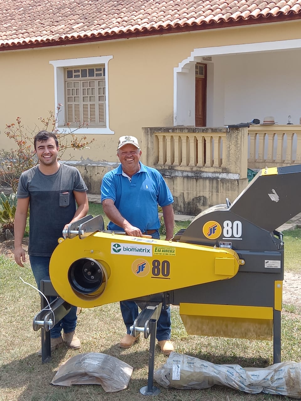 Pecuarista de Paula Cândido recebe prêmio por silagem de alta qualidade