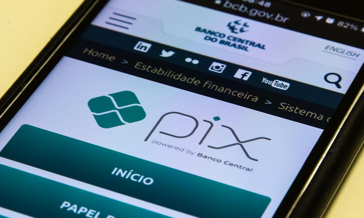 Caixa suspende cobrança de Pix para pessoa jurídica