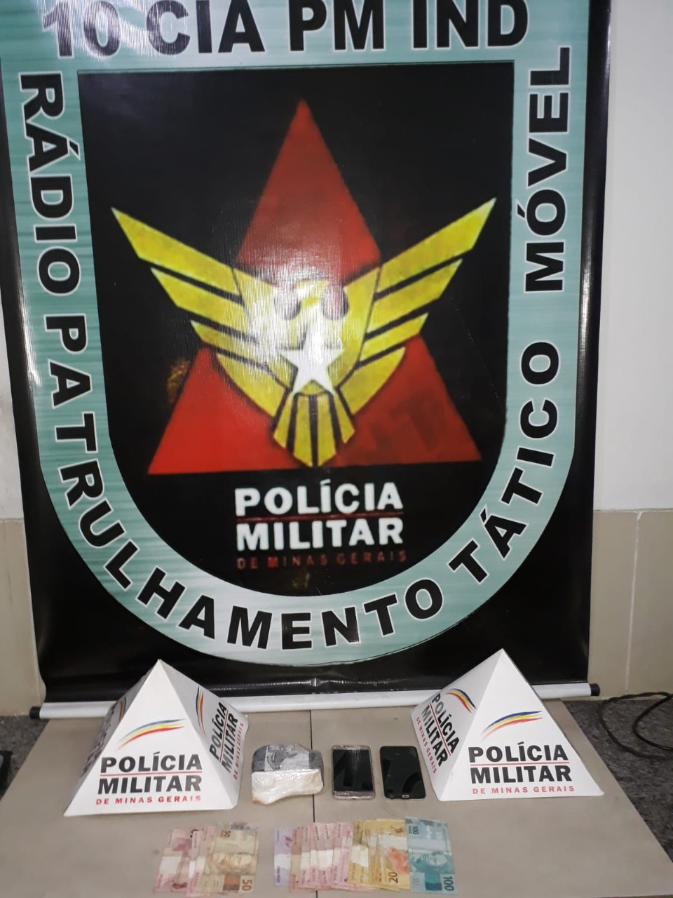 Dois homens de Viçosa são presos por tráfico de drogas em Paula Cândido