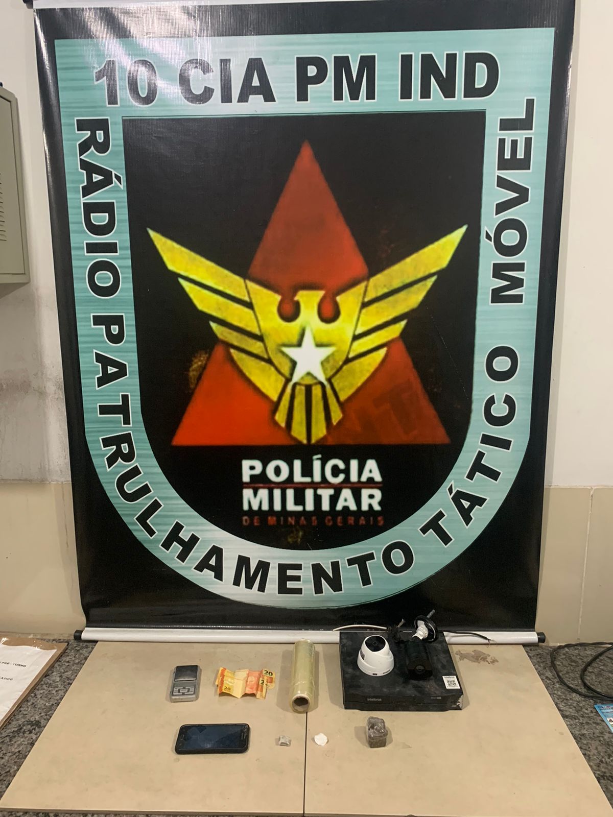 Polícia Militar prende homens por tráfico de drogas no bairro Santa Clara, em Viçosa