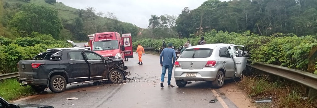 Domingo de tragédias na rodovia que liga Viçosa a São Miguel do Anta, uma mulher e uma criança de colo perderam a vida em acidentes de trânsito