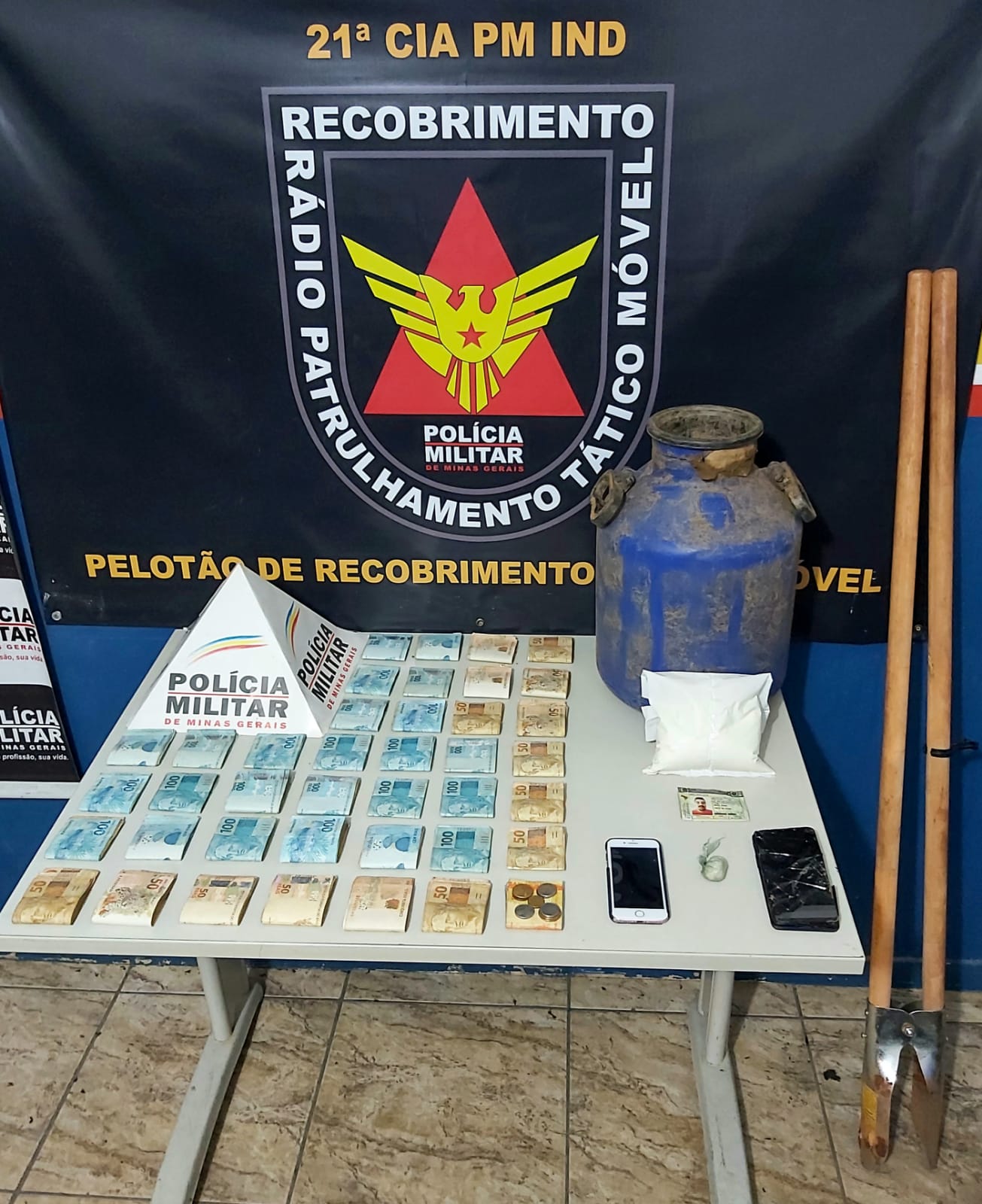 Polícia Militar apreende mais de R$ 37 mil após abordar suspeitos em Ponte Nova