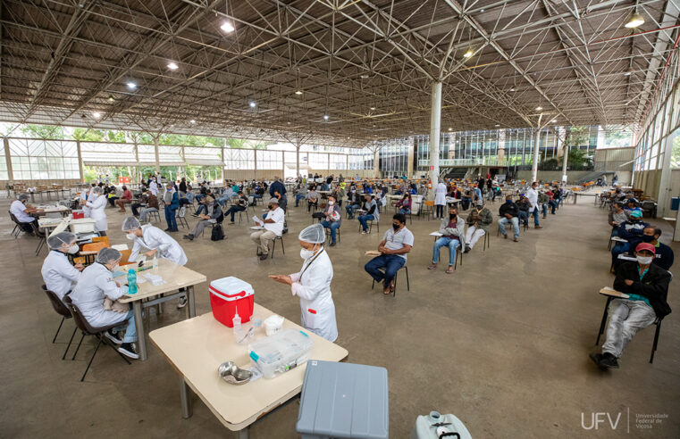 Hoje e amanhã Viçosa realiza aplicação de 3ª e 4ª doses contra a Covid-19 em adultos