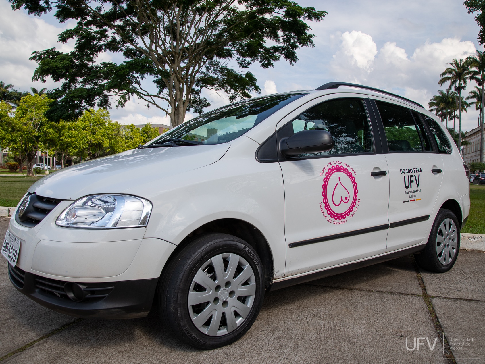 UFV doa veículo para Banco de Leite Humano de Viçosa
