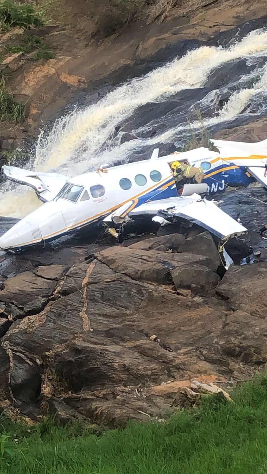 Avião com Marília Mendonça cai na Serra de Caratinga/MG